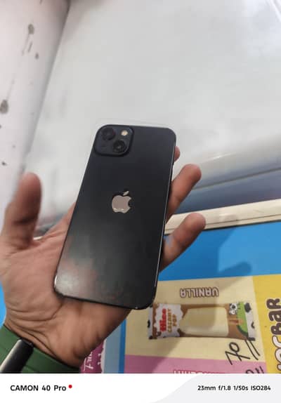 Apple iPhone 13
