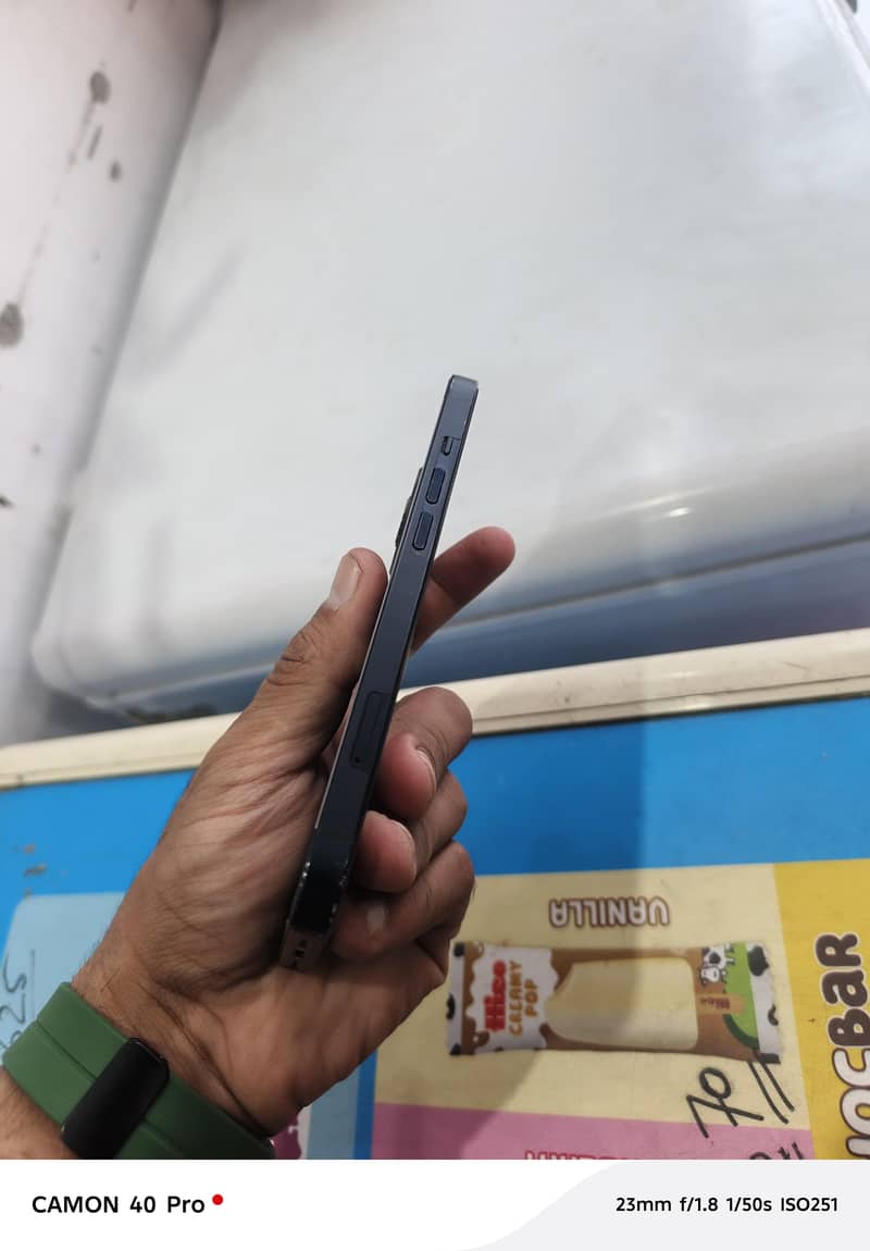 Apple iPhone 13 1