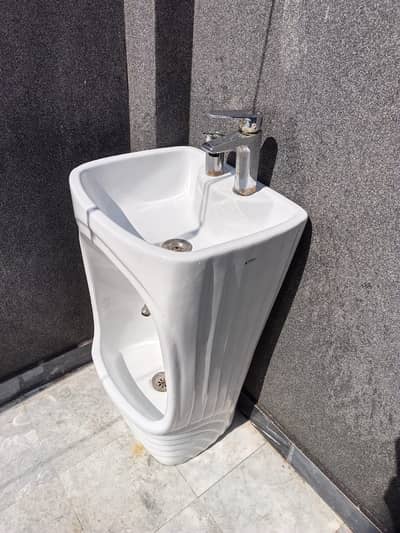 Dual-Level Ceramic Wudu Basin with Integrated Foot Washer