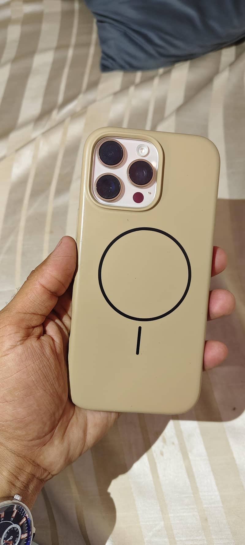 Apple iPhone 16 Pro Max 0