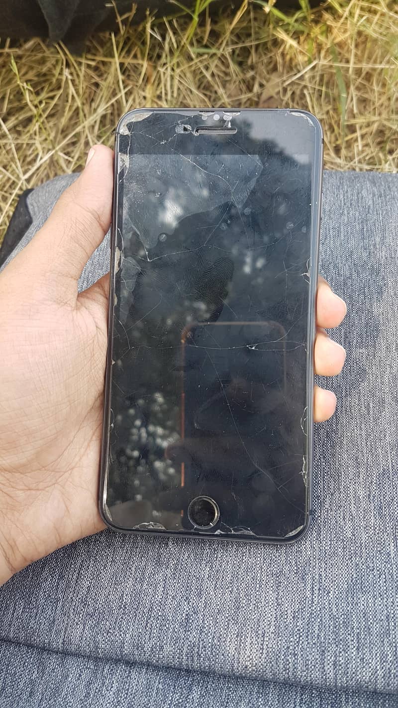 Apple iPhone 8 Plus 4