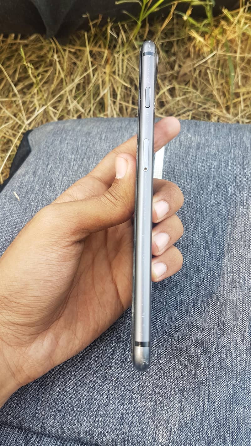 Apple iPhone 8 Plus 5