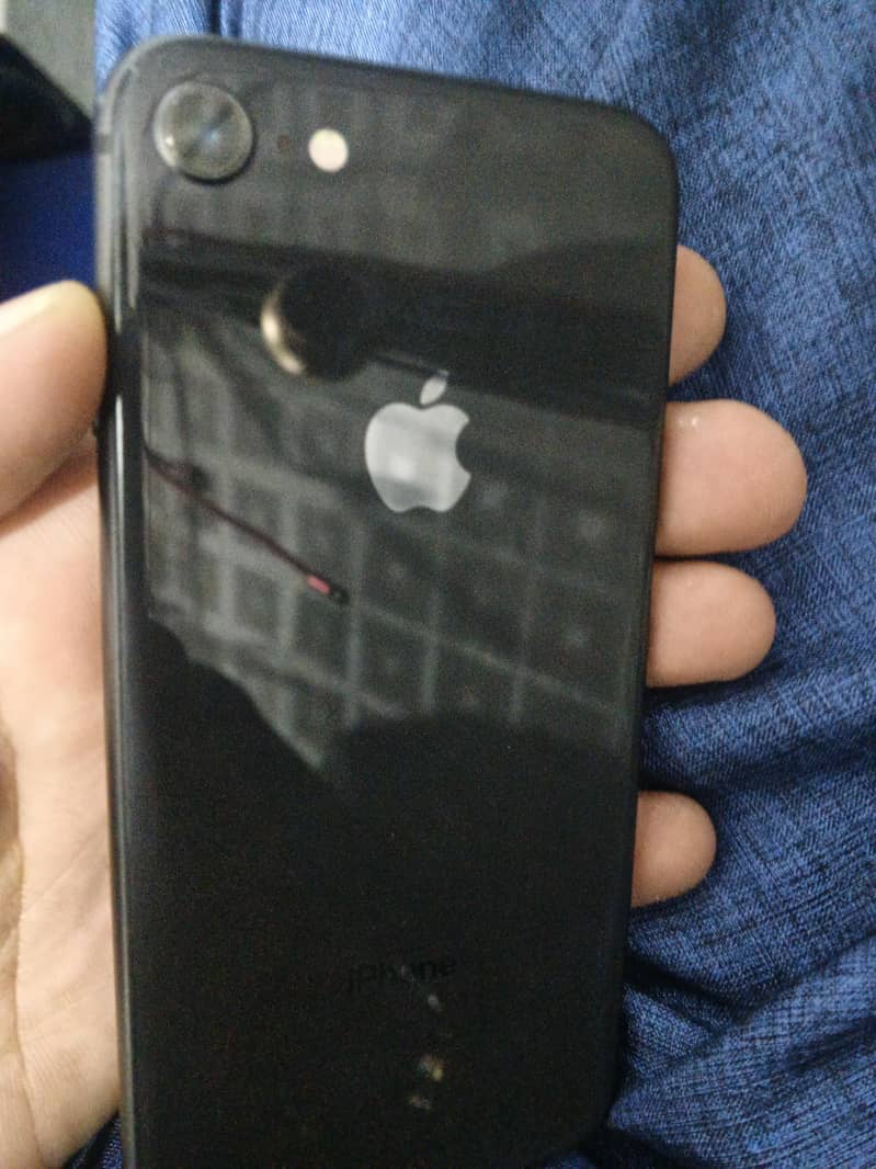 Apple iPhone 8 1