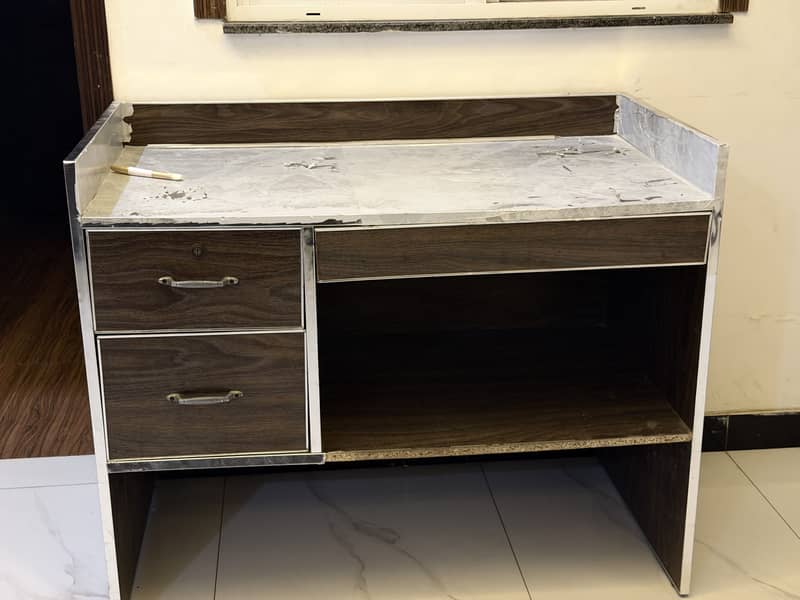 Computer and Study Table 1