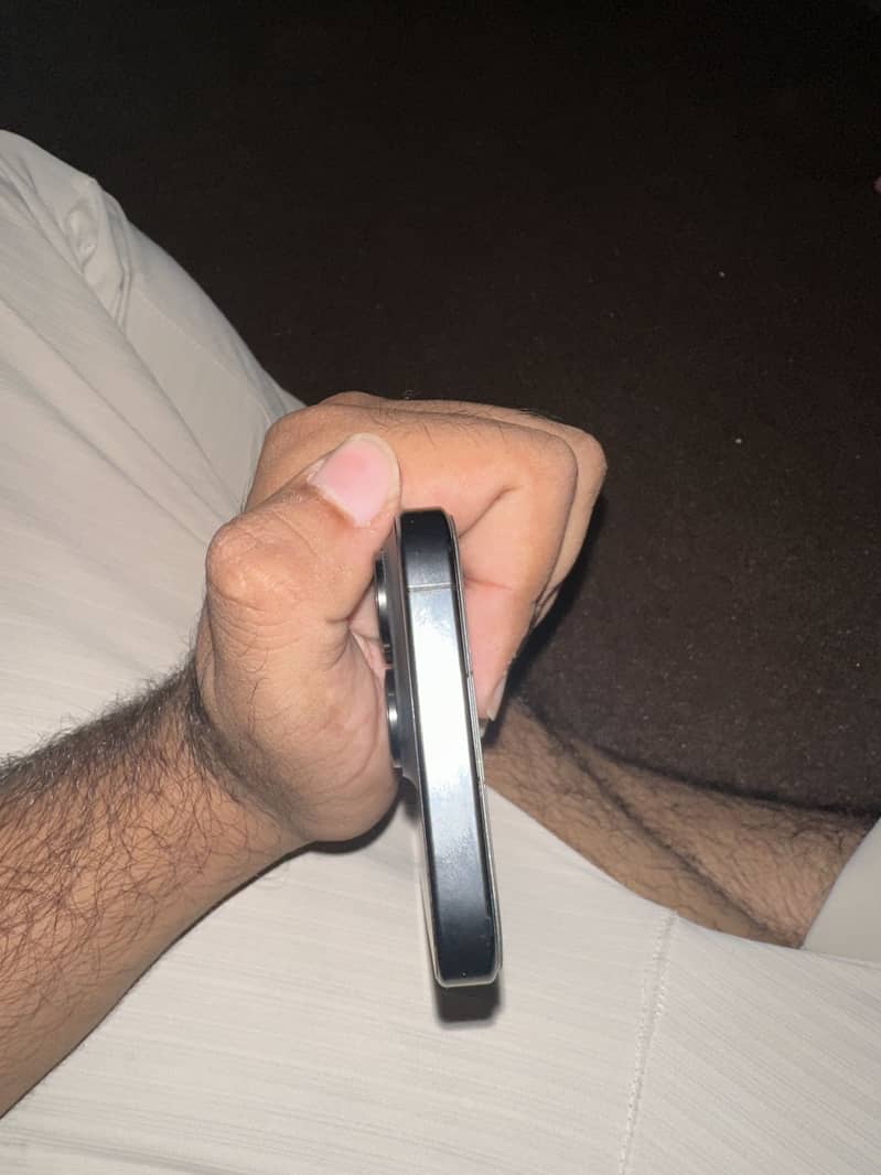 Apple iPhone 15 Pro 0