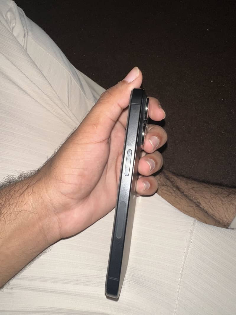 Apple iPhone 15 Pro 3