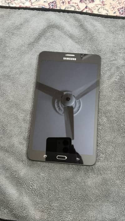 Samsung's used only 4 months urgent sale