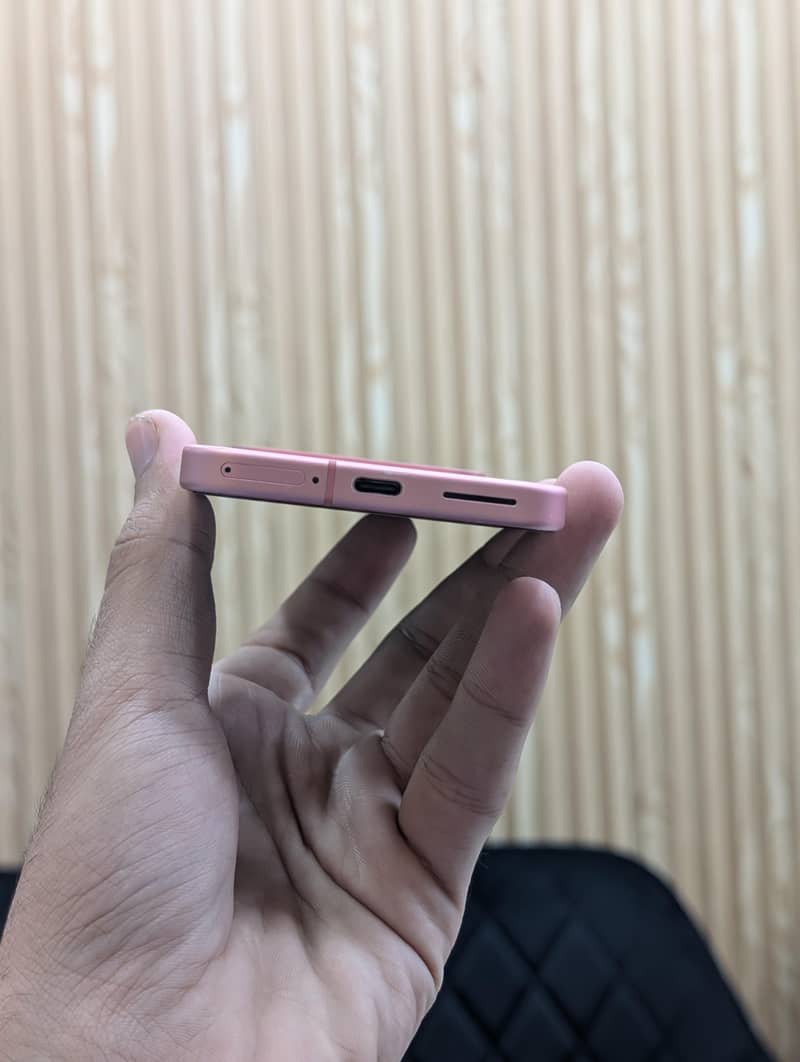 Google Pixel 9 6