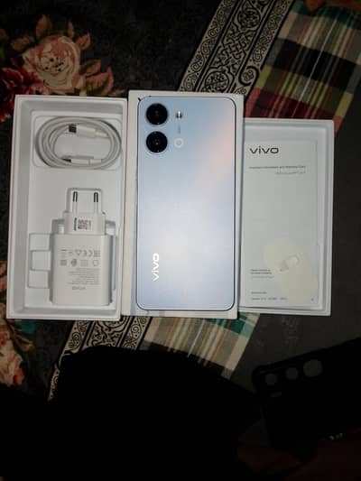 Vivo y04 10 months warrenty 4+64