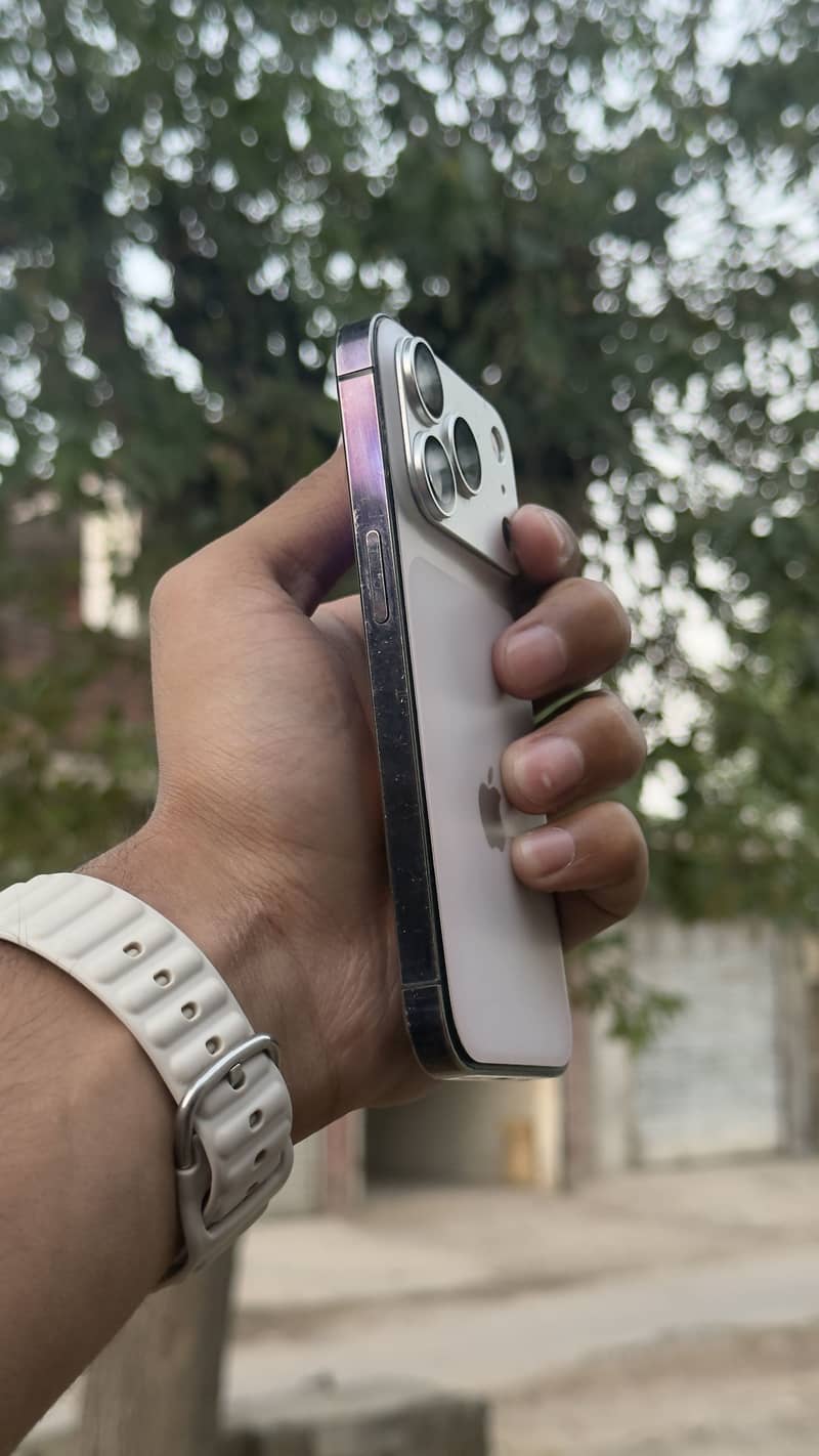 Apple iPhone 14 Pro 3