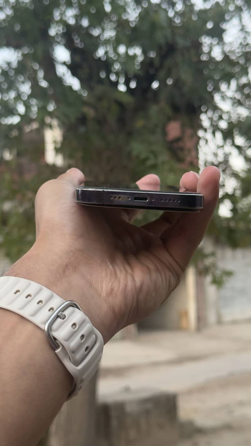 Apple iPhone 14 Pro 4