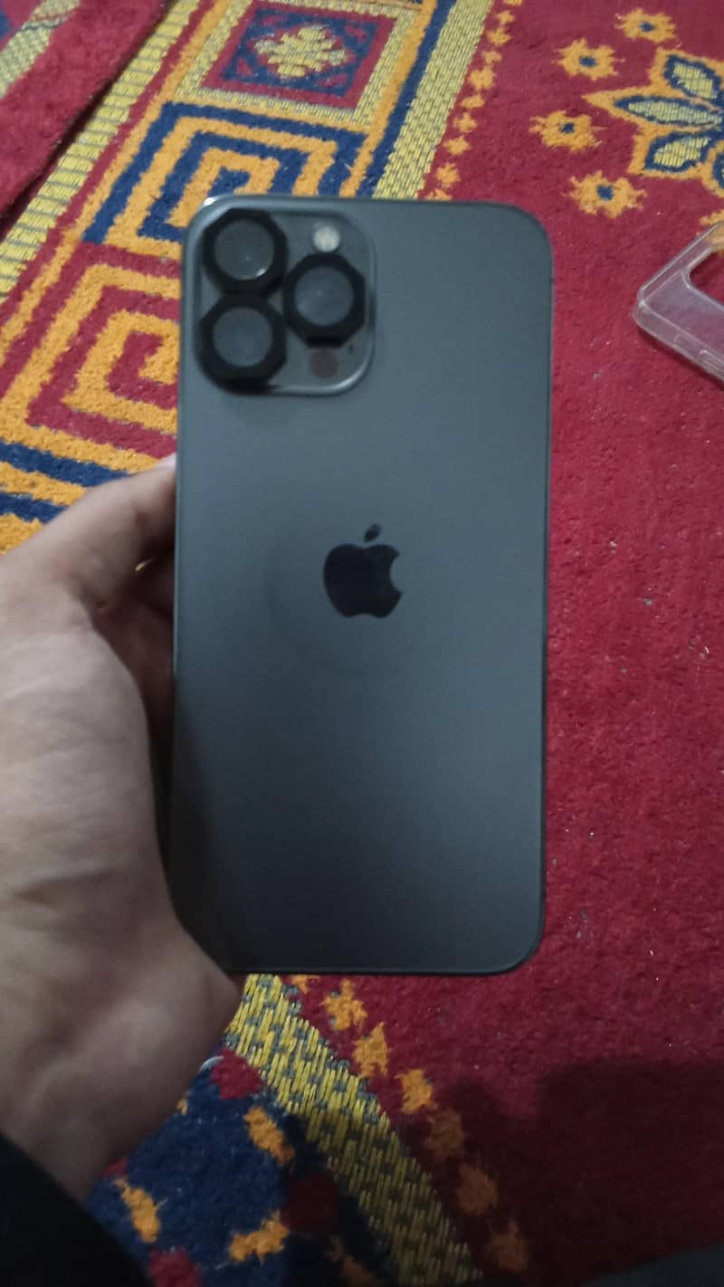 Apple iPhone 13 Pro Max 4
