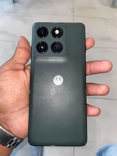 Motorola Edge 2025 8/256 (Sim Locked) JV