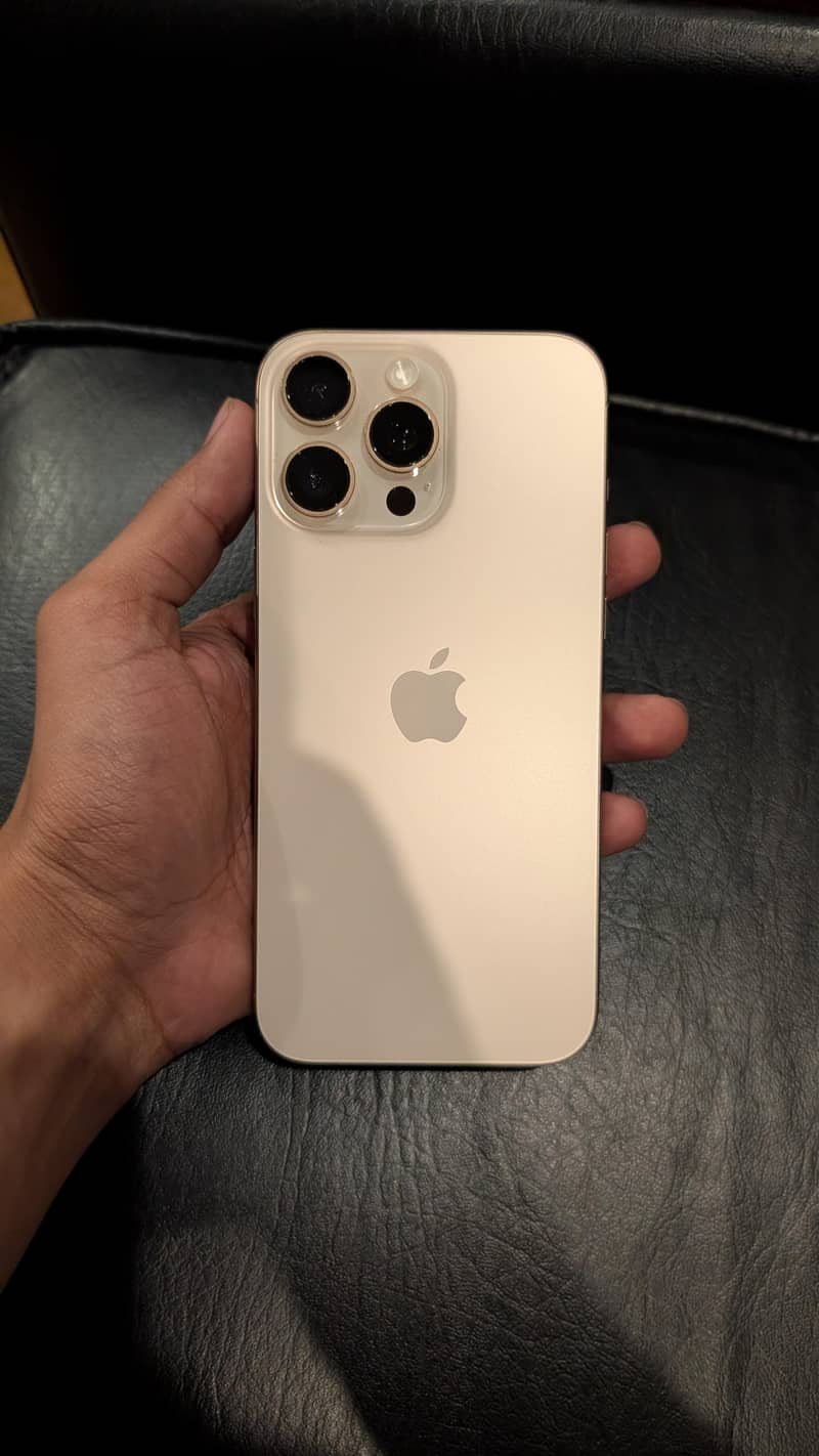 Apple iPhone 16 Pro Max 1