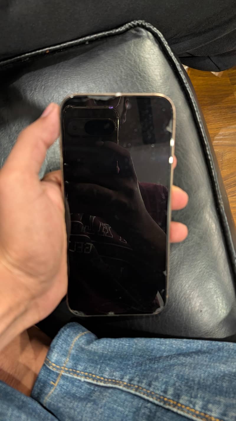 Apple iPhone 16 Pro Max 6