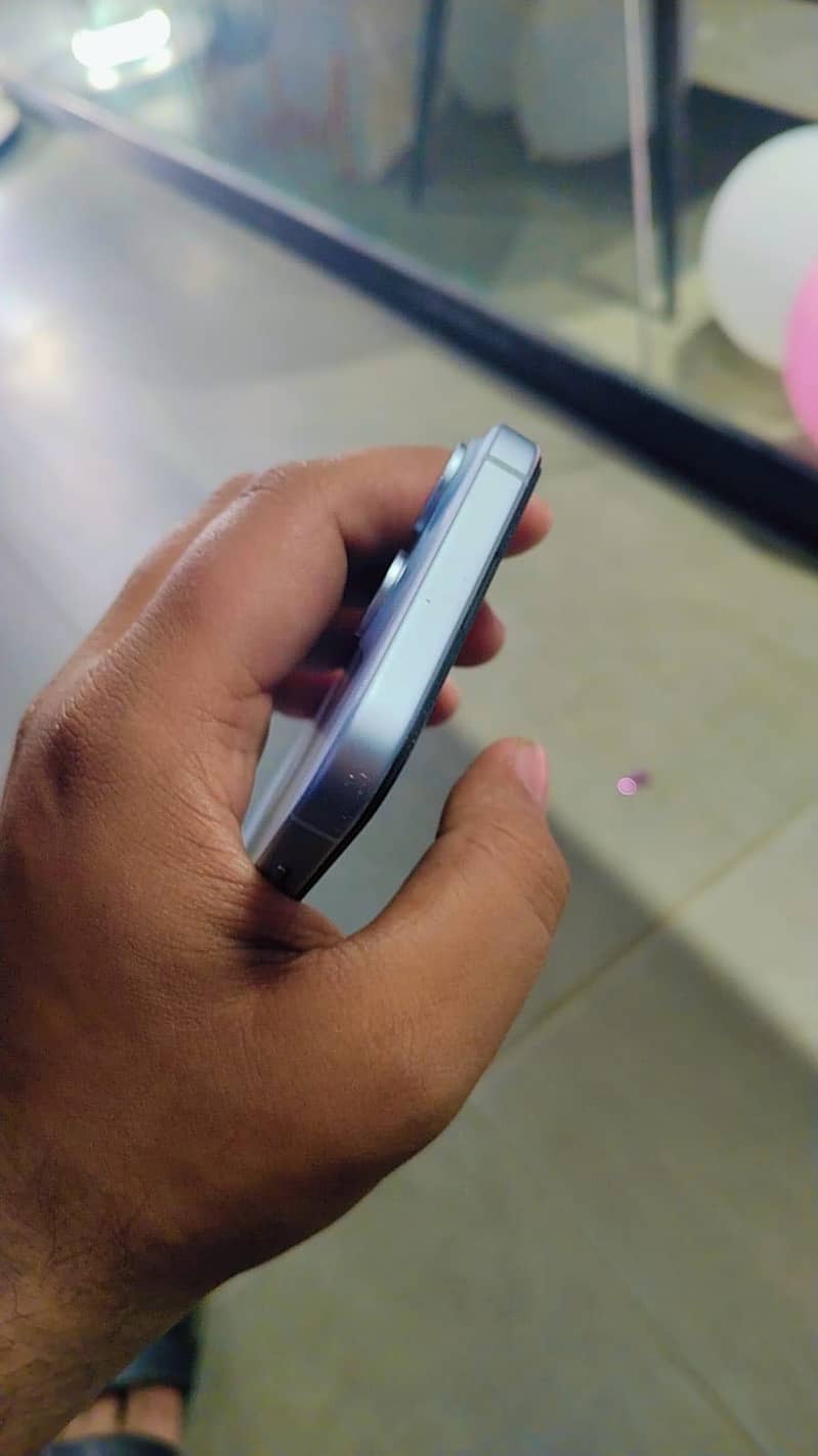 Apple iPhone 15 3