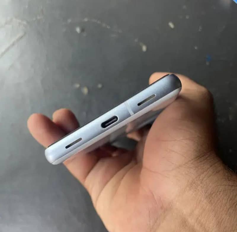 Google Pixel 7a 2