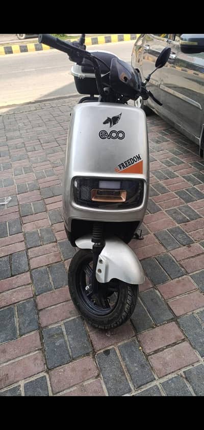 ever electric scooter model 2026 excellent range and condition