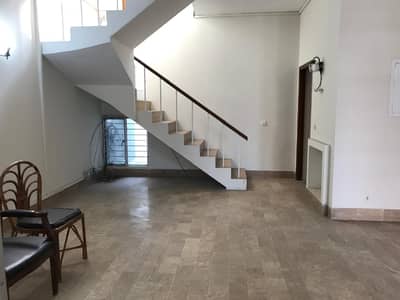 10 Marla House for Rent in Gulberg 3, Gulberg | Ideal for Family