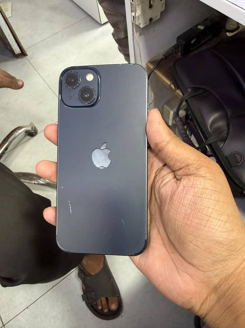 Apple iPhone 13 0