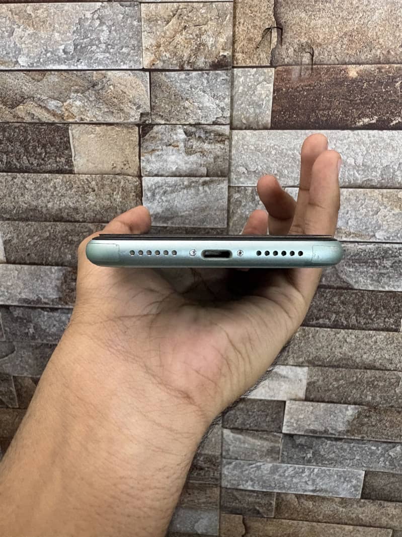 Apple iPhone 11 5