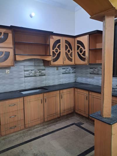 House for rent 6 Marla 1st floor with water boring in ghauri town islamabad