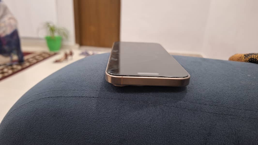 Apple iPhone 16 Pro Max 3