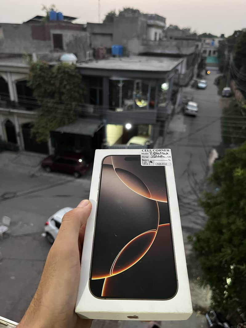 Apple iPhone 16 Pro Max 3