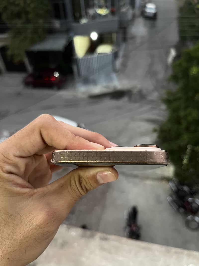 Apple iPhone 16 Pro Max 5