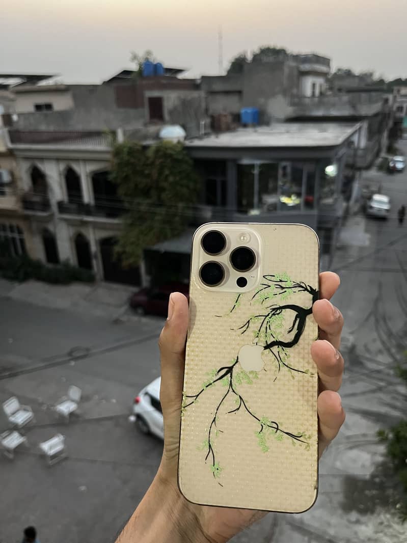 Apple iPhone 16 Pro Max 7