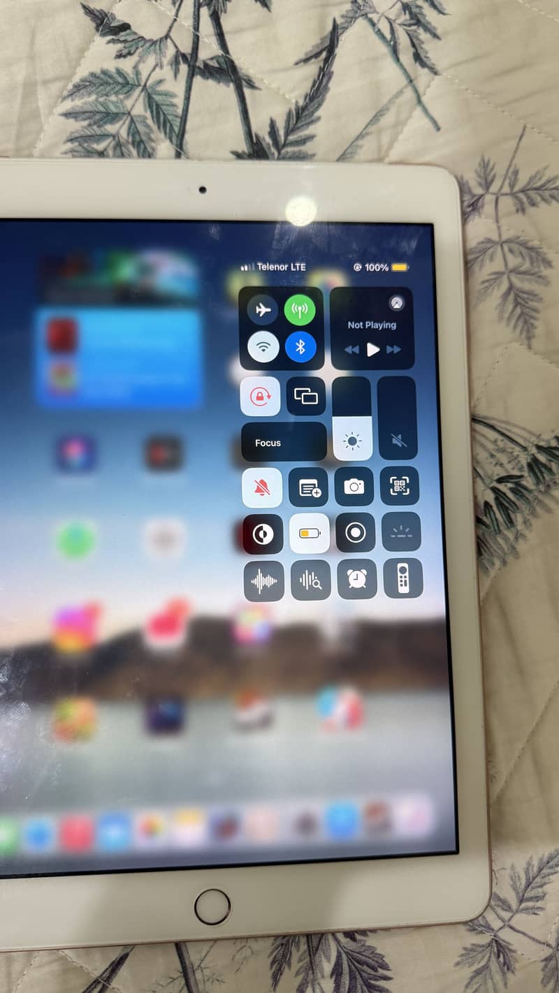 Apple ipad 6th generation 2