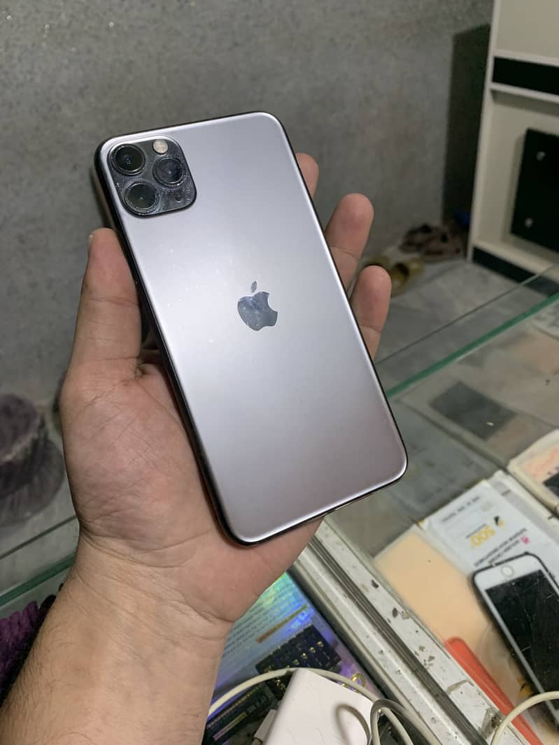 Apple iPhone 11 Pro Max 3