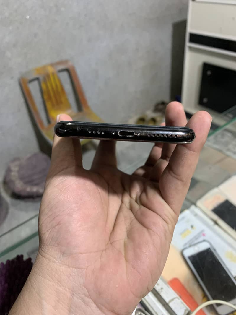 Apple iPhone 11 Pro Max 7