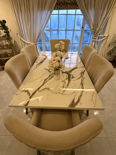 Dining table – Six Chairs
