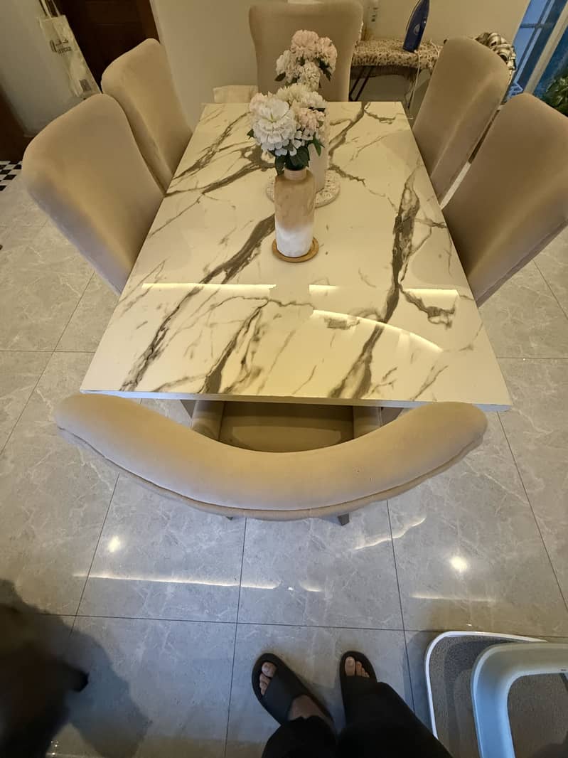 Dining table – Six Chairs 2