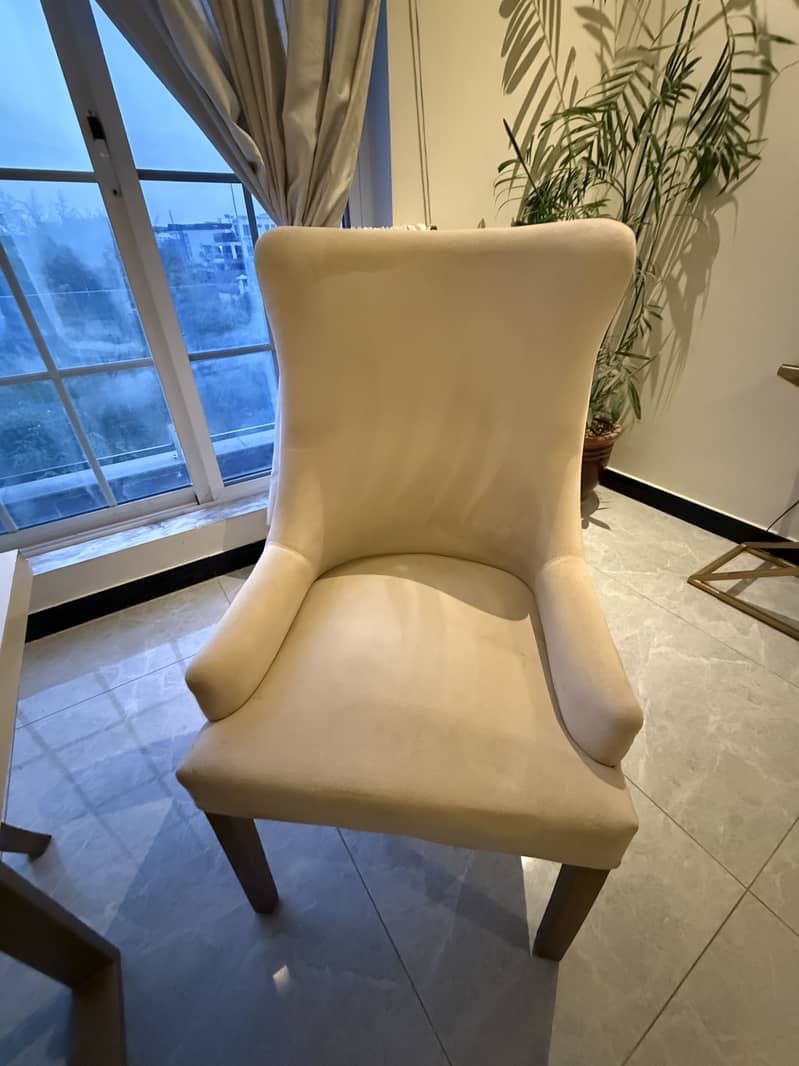 Dining table – Six Chairs 6