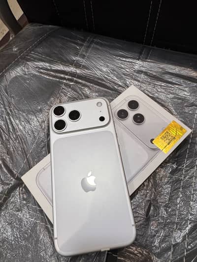 Apple iPhone 17 Pro Max 256gb Approved under 7 months Apple warranty