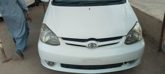 Toyota Platz 2004