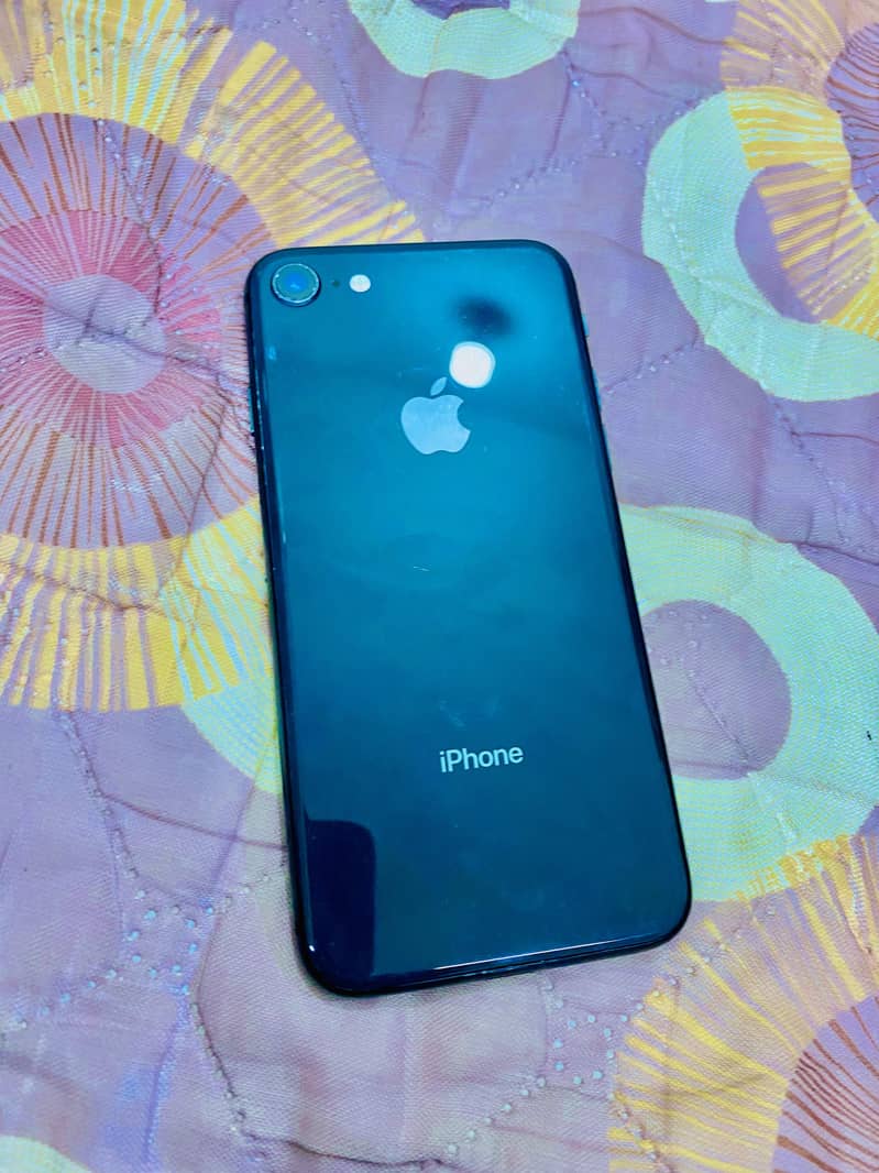 Apple iPhone 8 1