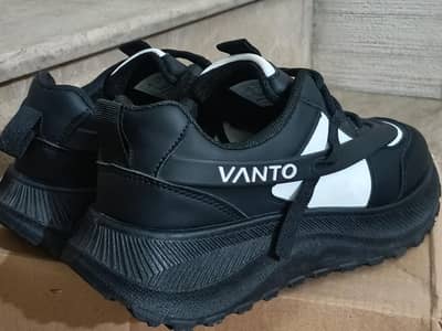 VANTO Black & White Stylish Sneakers / Shoes (Brand New)