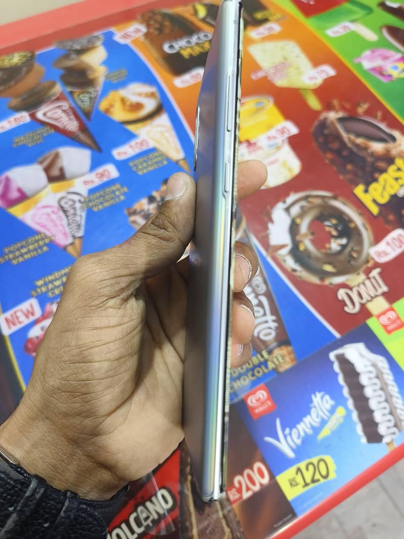Samsung Mobile Note 10 Plus 4