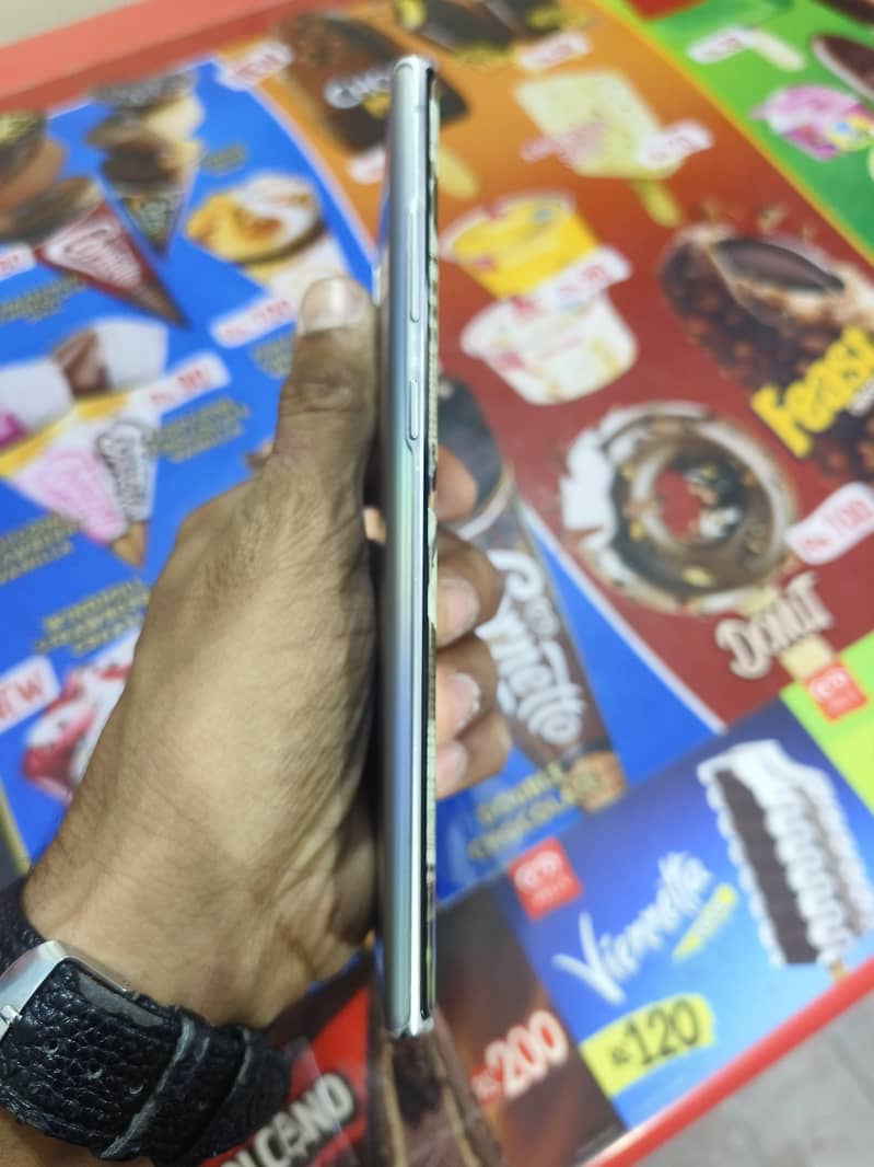 Samsung Mobile Note 10 Plus 6
