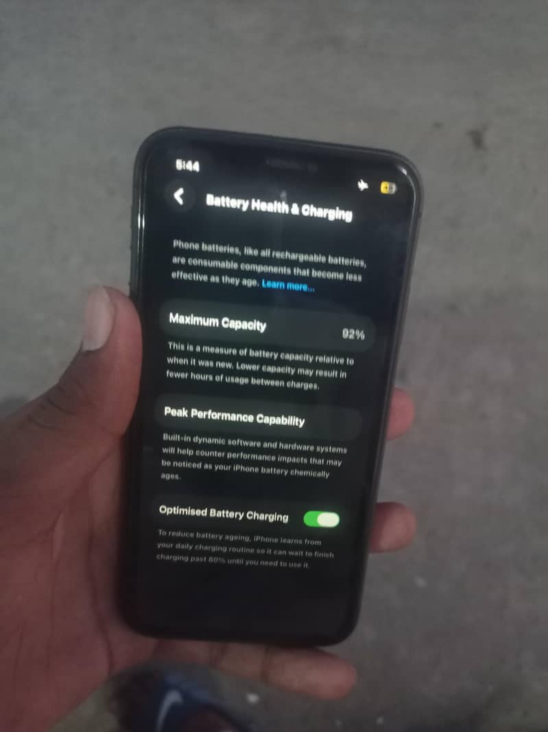 Apple iPhone 11 7