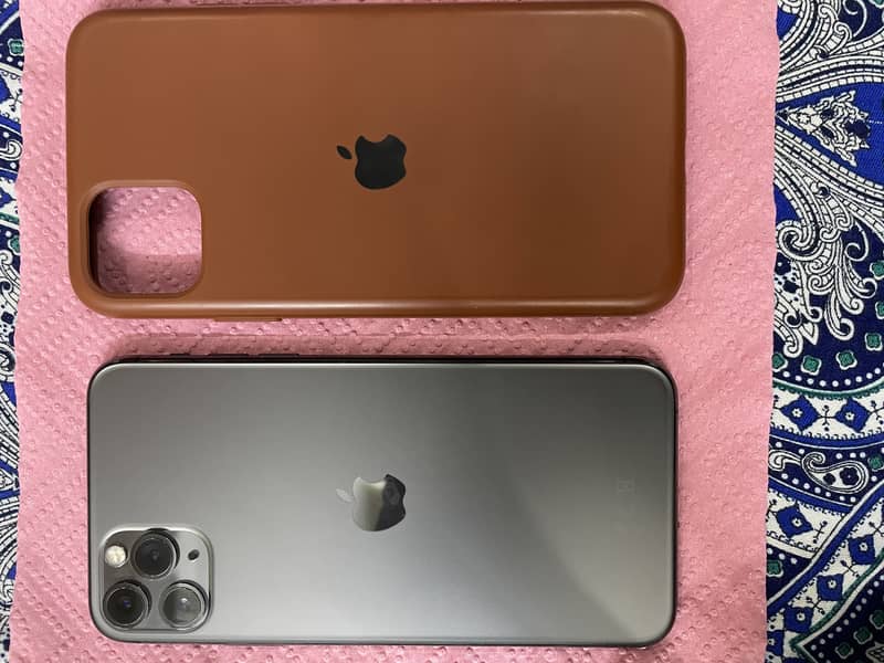 Apple iPhone 11 Pro Max 1