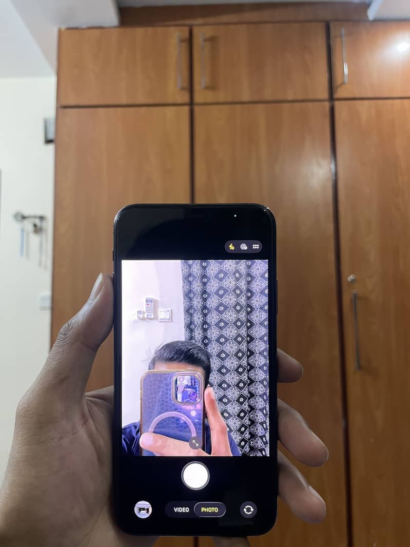 Apple iPhone 11 Pro Max 6