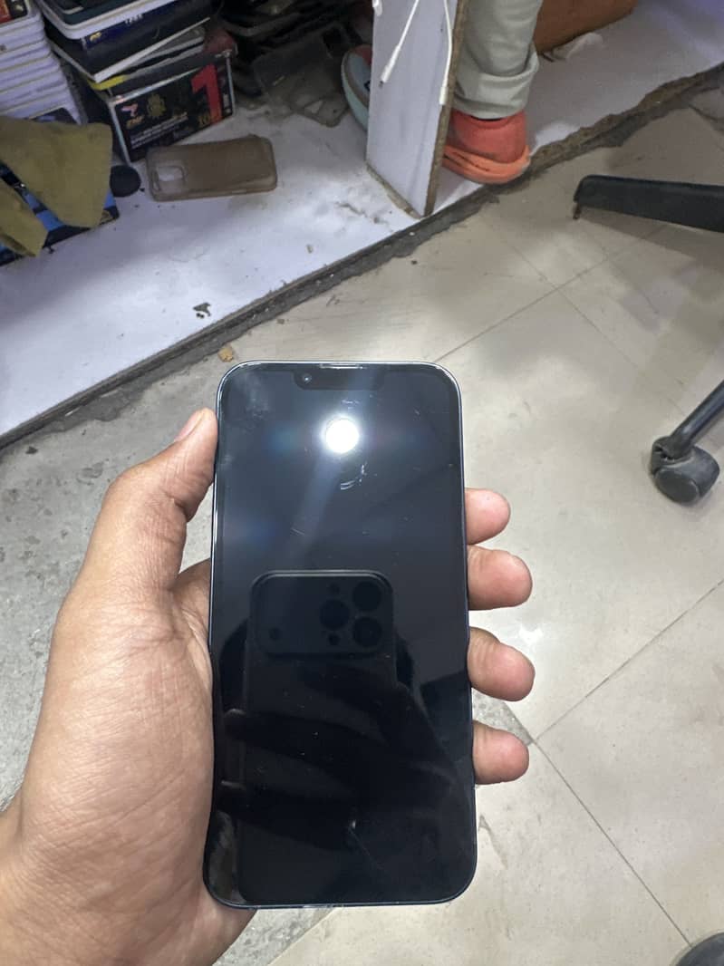 Apple iPhone 13 2