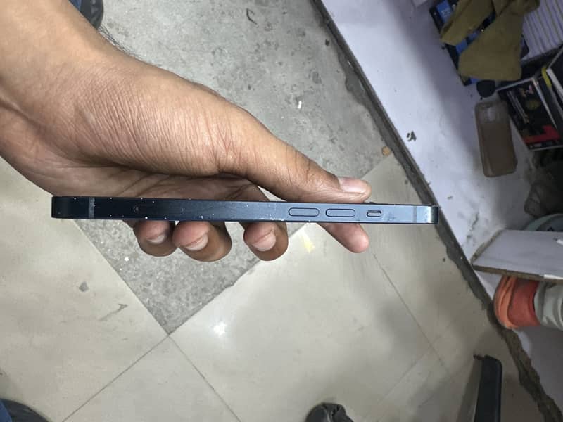 Apple iPhone 13 3