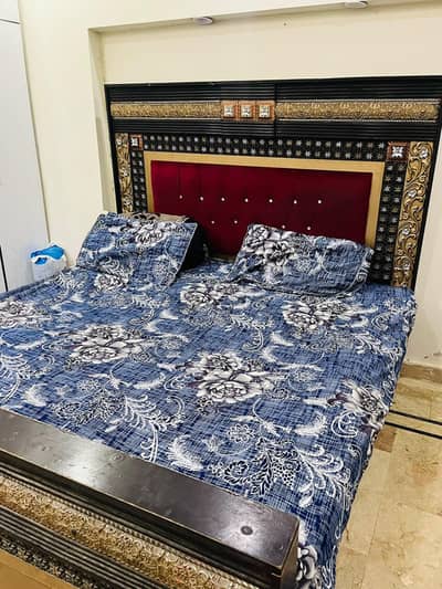 urgent sale bed and dressing