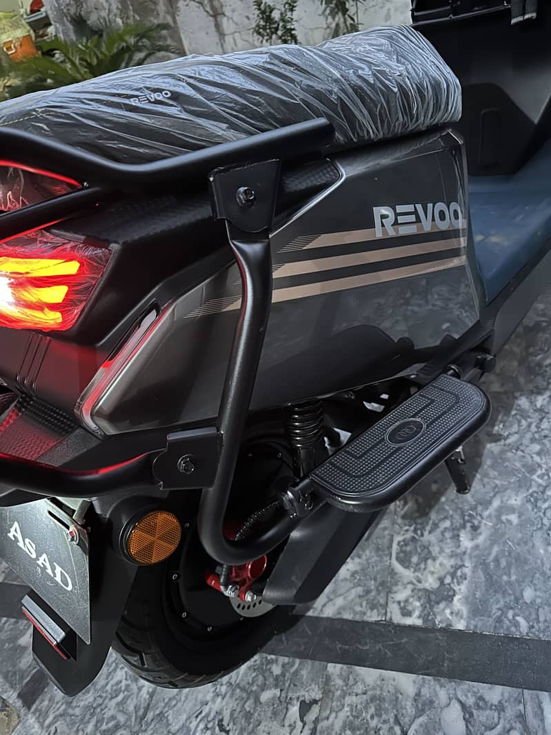 Revoo C35 1