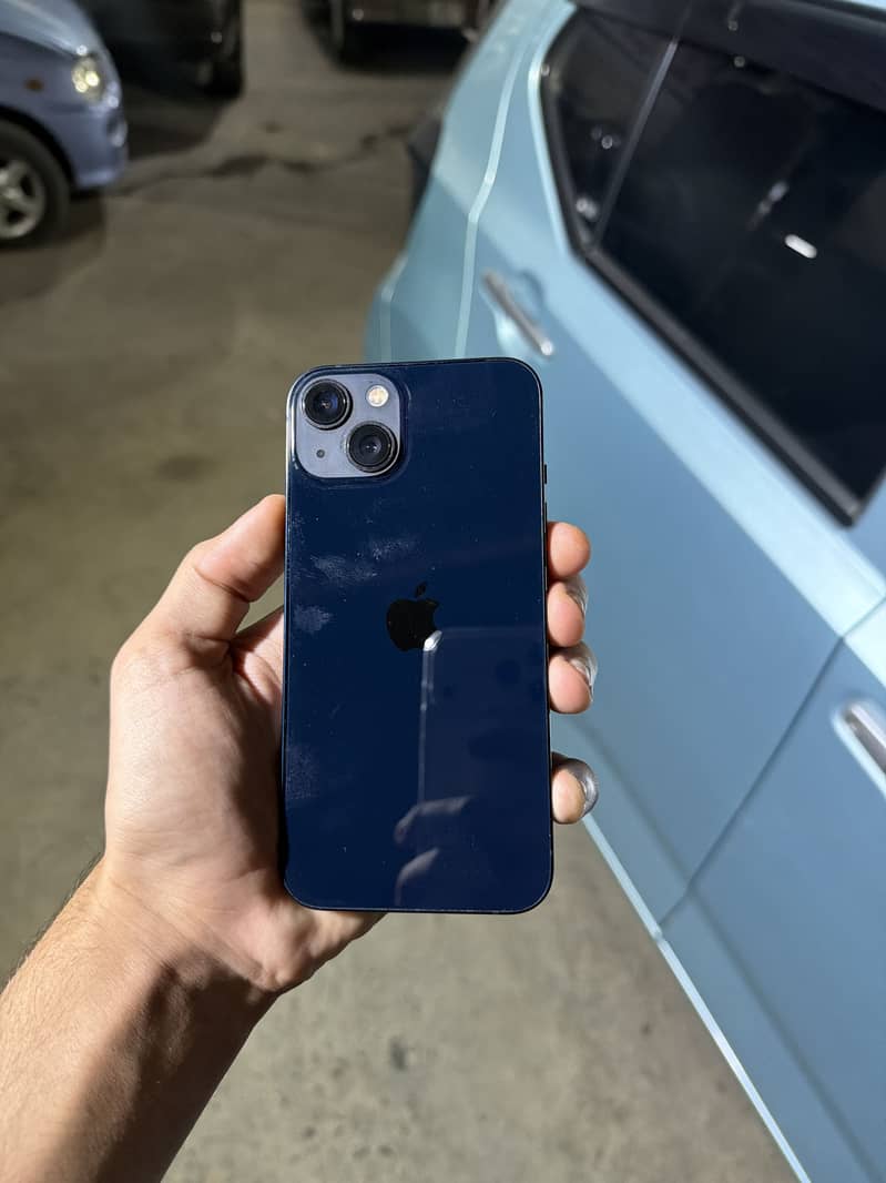 Apple iPhone 13 0